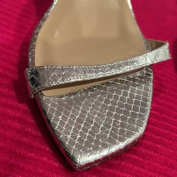 Stuart Weitzman Aleena Silver Metallic Leather Sandals 8.5 - Picture 4 of 11